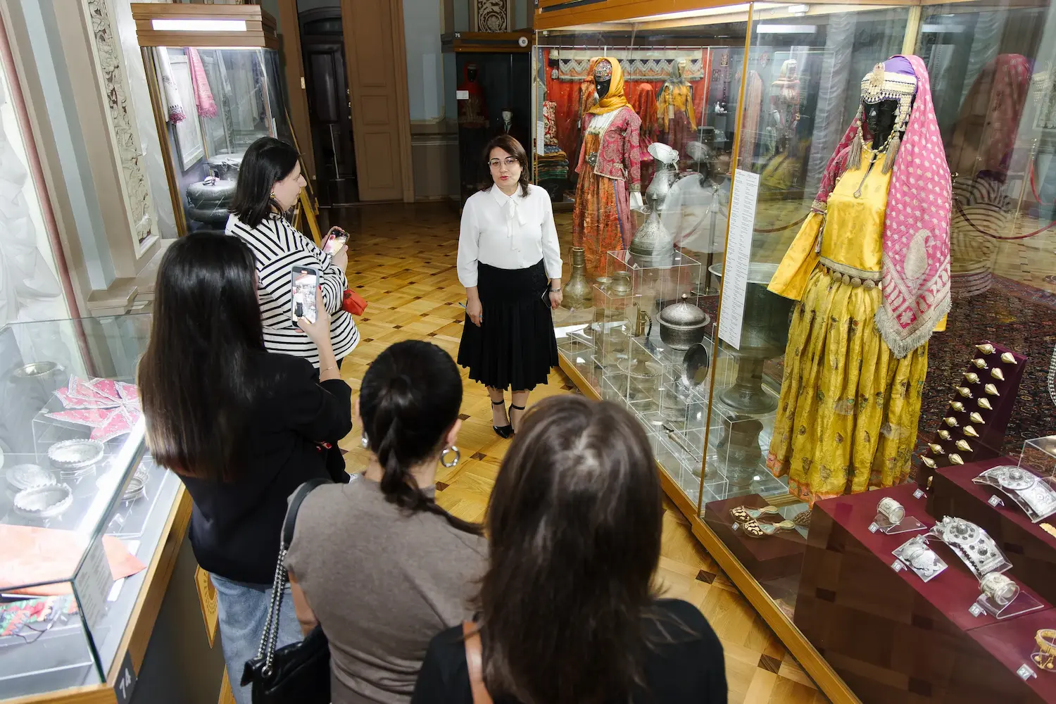 HIU8m42zurT31zMr4hYzO